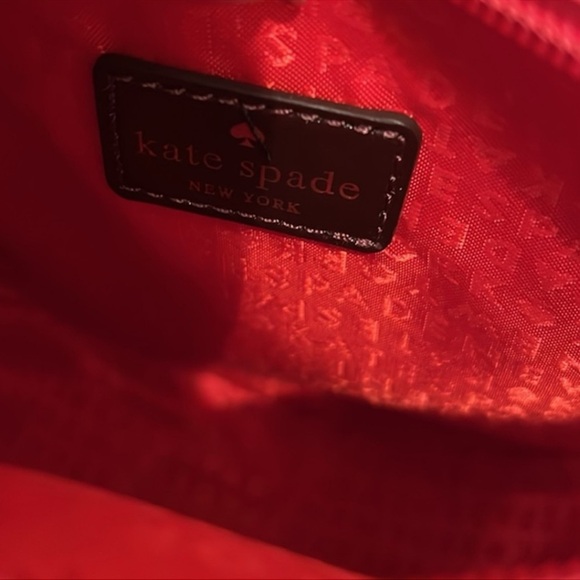 LIKE NEW! KATE SPADE CHOCOLATE COVERED STRAWBERRY 🍓 CROSSBODY BAG - Picture 5 of 5